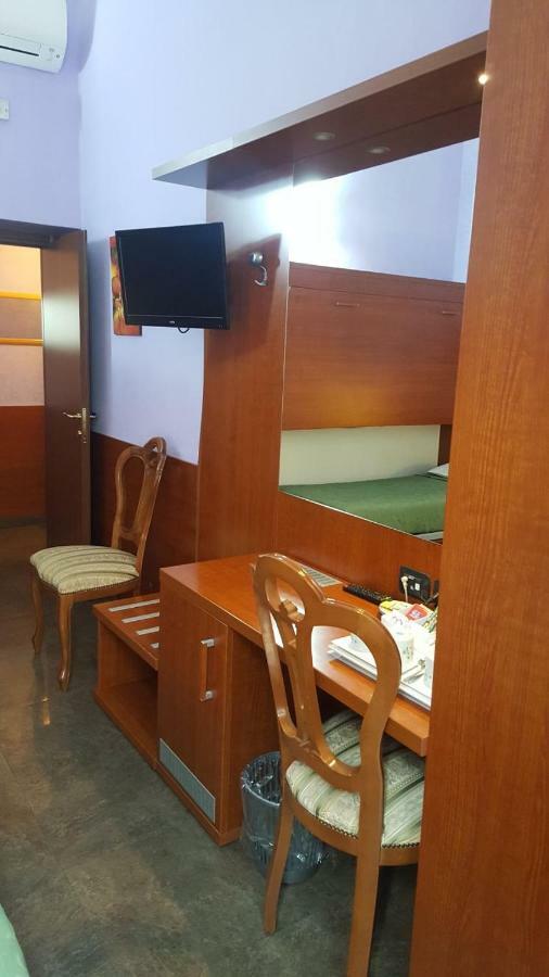 Tagliaferri Lucia Hotel Рим Екстериор снимка